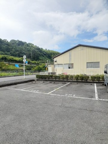【駐車場】 | 国城ハイツ | 車をお持ちの方に嬉しい駐車場付きの物件です