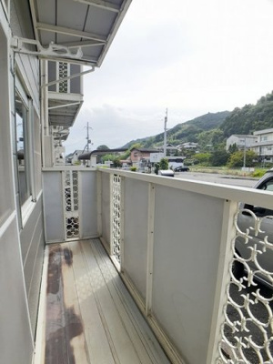 【バルコニー】 | 国城ハイツ | 陽当たり良好なバルコニーです