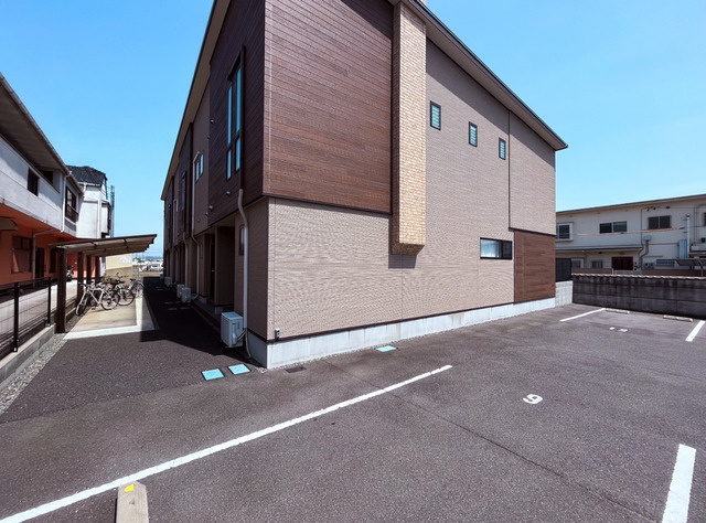 アメリアの駐車場