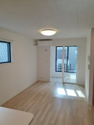 【居間・リビング】 | アコリエンテⅡ | こちらの居間で趣味の時間をお楽しみください