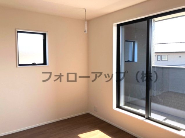 リーブルガーデン筑後市尾島第二の洋室|明るい洋室です