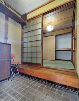 【玄関】 | 尼崎市西本町７丁目中古テラスハウス　平屋 | 広めの玄関です♪お好きなリフォームを楽しんでみませんか？ぜひ現地をご覧ください！！