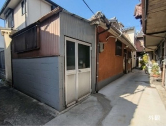 【外観】 | 尼崎市西本町７丁目中古テラスハウス　平屋 | 平屋の中古テラスです♪お好きなリフォームを楽しんでのんびり暮らしませんか？陽当たり良好なベランダ有り♪ぜひ現地でご覧ください！！お気軽にネクストホープ不動産までお問い合わせを！！