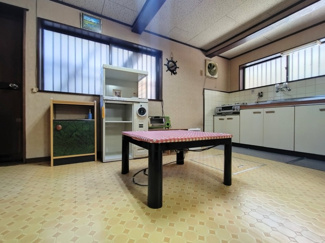 【キッチン】 | 尼崎市西本町７丁目中古テラスハウス　平屋 | ダイニングキッチンは約6.2帖です♪二面採光の明るい室内です！！お好きなリフォームを楽しんでみませんか？