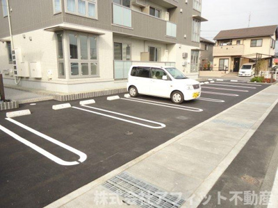 【駐車場】 | ヴィルヌーヴ　アン
