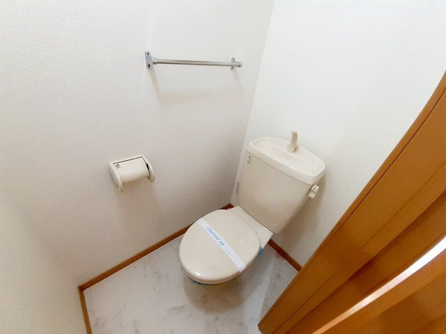 【トイレ】 | ジャン・アヴニールＥ | ゆったりとした空間のトイレです