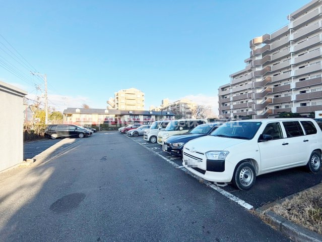 Ｔ’ｓ　ｇａｒｄｅｎ清瀬の駐車場