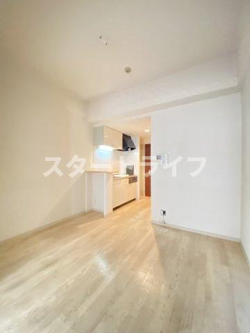 大阪市淀川区木川東４丁目の賃貸マンションの居間・リビング
