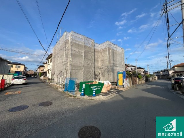 加古川市野口町北野　第13期　新築一戸建ての前面道路含む現地写真|周辺は落ち着いた街並みの住宅地！子育てがしやすい住環境です！まだ未完成ですが、現地でしかわからない事もございます。是非一度ご覧ください。