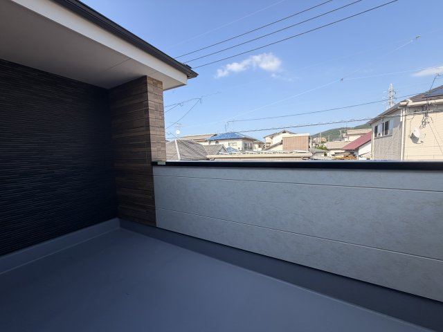 福岡市早良区重留5期　2号棟のバルコニー
