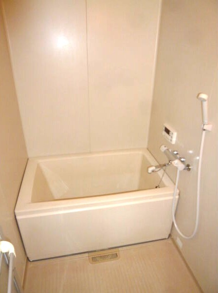 シャルム名東の浴室