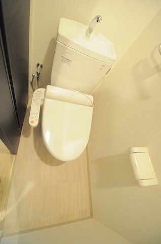 大阪市都島区東野田町１丁目の賃貸マンションのトイレ