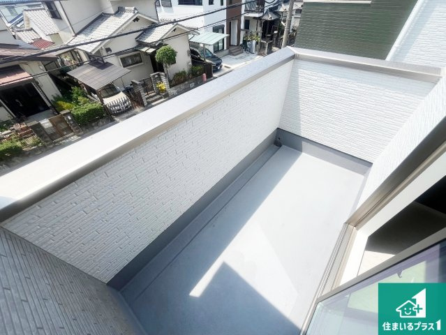 加古川市野口町北野　第12期　新築一戸建てのバルコニー|ワイドバルコニーは洗濯物を干すスペースが広いのでご家族が多くても安心！