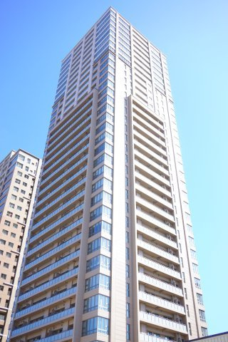 グランドメゾン上町台ザ・タワーの外観