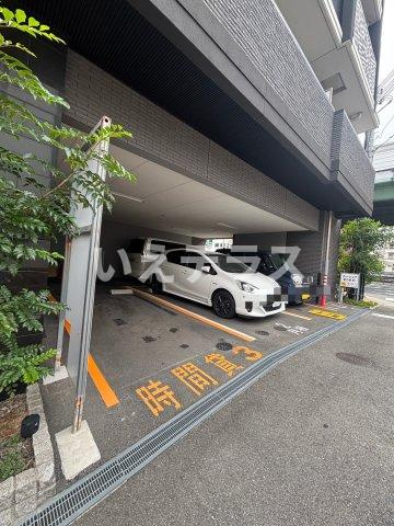 グランカリテ神戸ハーバーランド前の駐車場