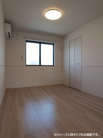 カトレアの洋室