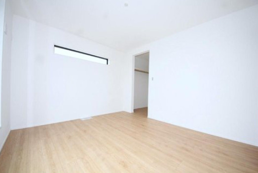 旭区白根６丁目の洋室|7.1帖の洋室の様子です。ウオークインクローゼットがございます。