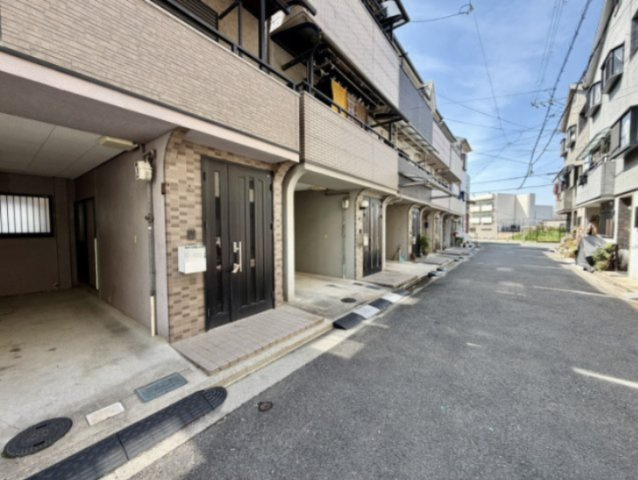 四条畷市砂1丁目の前面道路含む現地写真