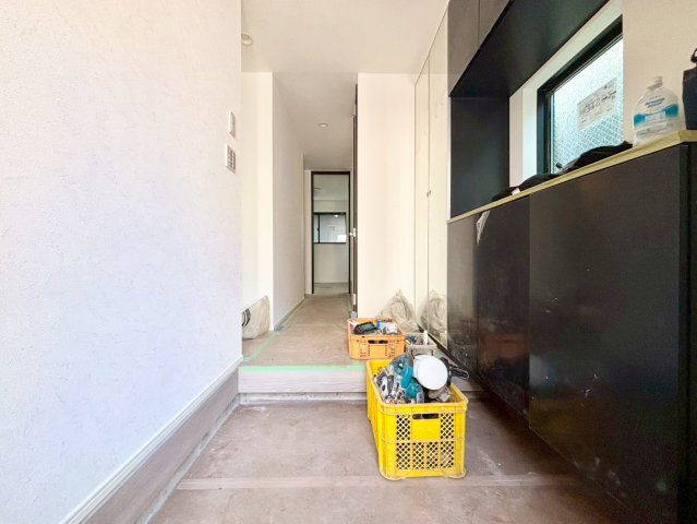 練馬区小竹町1丁目　新築戸建の玄関|2026.04.18撮影

現地ご見学希望・資料請求などお気軽にお問い合わせ下さい！
03-5990-5201