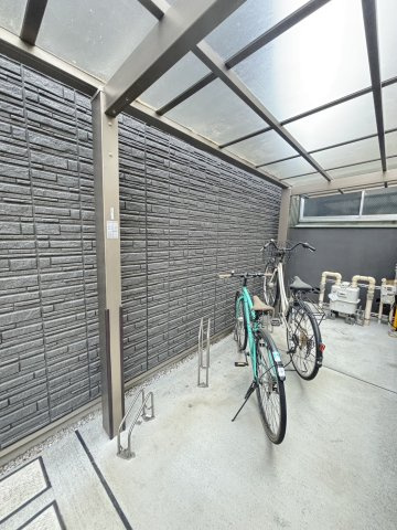 K&Yみやまちの駐車場