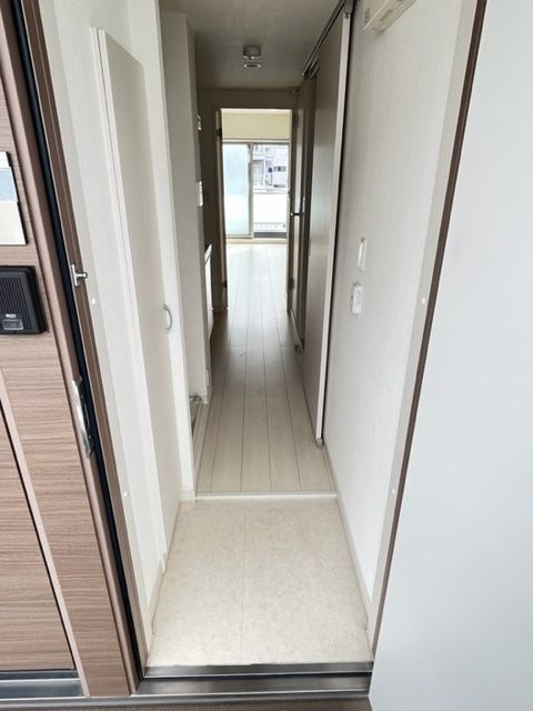 ローズパーク七番館の玄関