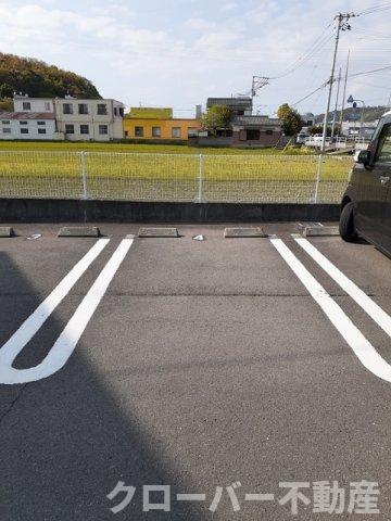 カサデルソレアードの駐車場