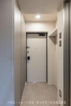 ART APARTMENT IN Ootaka-no-Mori の玄関