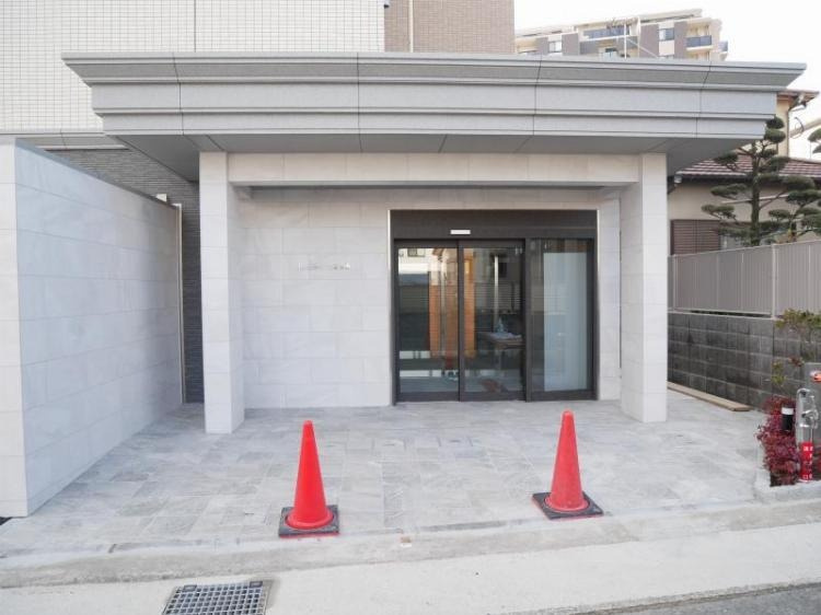 福岡市南区三宅１丁目の賃貸マンションのエントランス|エントランス写真