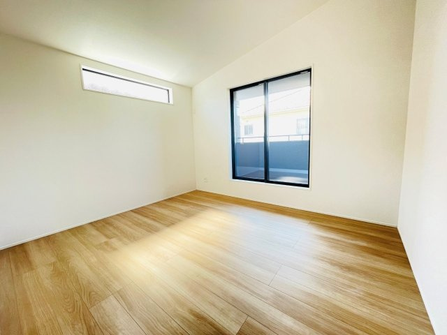 岡崎市赤渋町4期　新築分譲住宅　全1棟　1号棟の洋室|居室は、収納つきで子ども部屋や寝室など多彩な用途の利用ができます♪