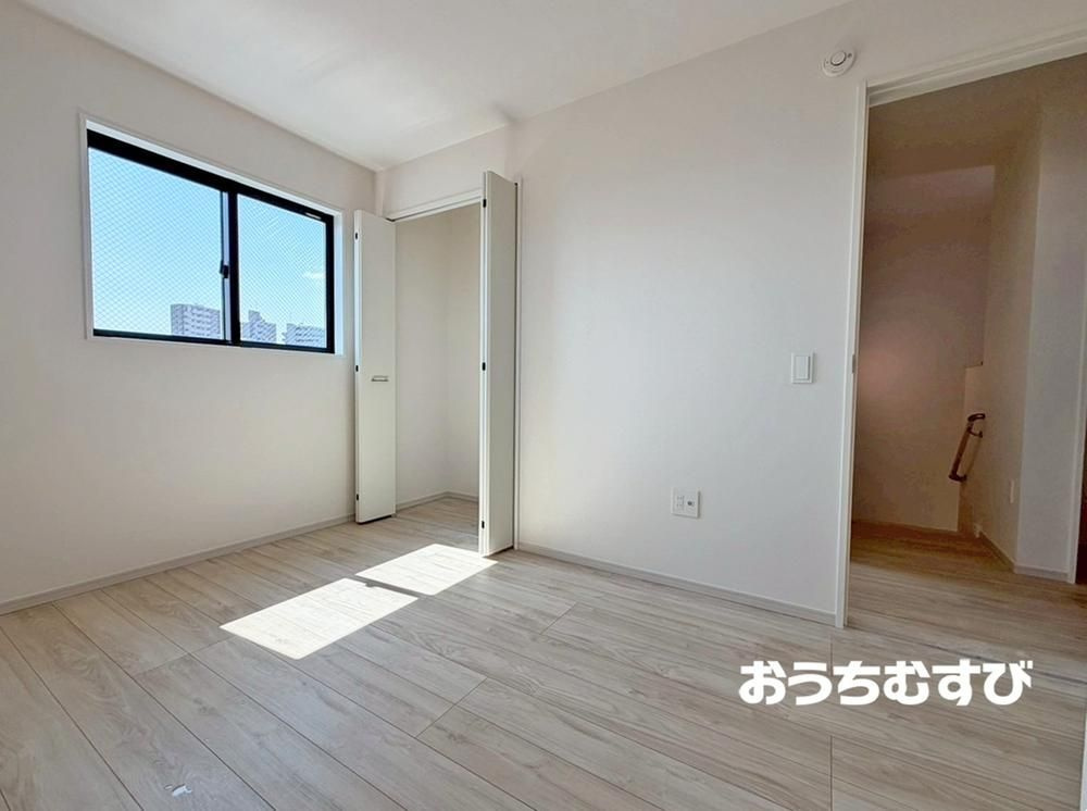 春日井市貴船町2期（全1棟）の居間・リビング