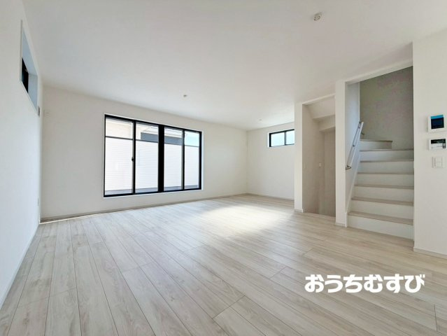 春日井市貴船町2期（全1棟）の居間・リビング