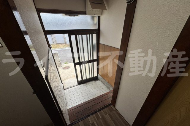 下小阪5丁目　貸家の玄関|ゆったりとした玄関です