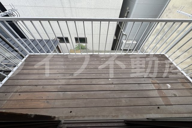下小阪5丁目　貸家のバルコニー|お洗濯にも便利なバルコニー付き