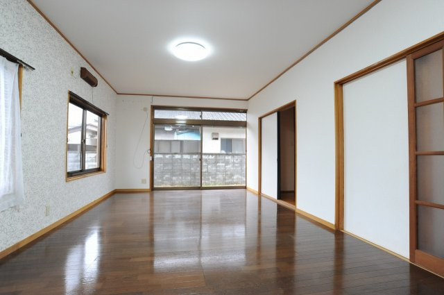 篠ノ井杵淵　中古住宅の居間・リビング