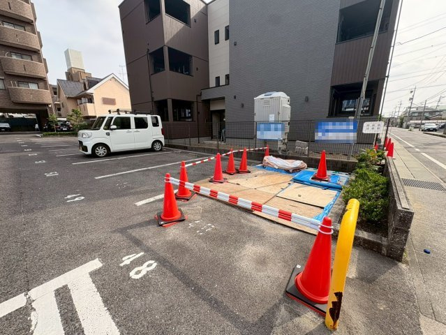 エテルナ山之手の駐車場