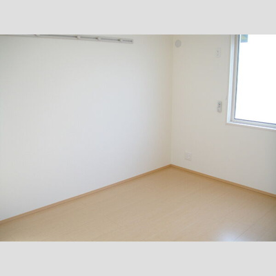 【洋室】 | クローバー | 広々とした洋室です