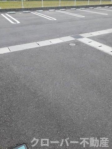 ノイ・レーベンＡの駐車場