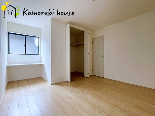 さいたま市西区二ツ宮　新築一戸建て　リーブルガーデン　02の寝室|使い勝手のいい寝室です