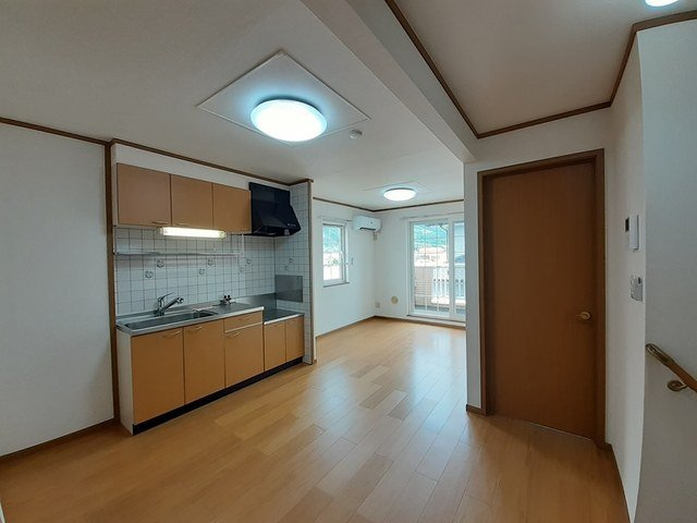 ラポレⅠの居間・リビング|ゆったり過ごせる居間です