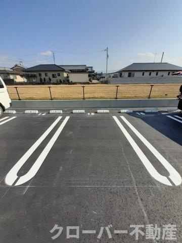 リシェスＢの駐車場