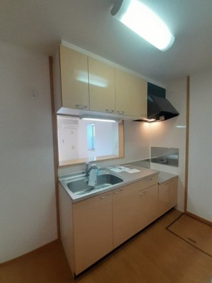 【キッチン】 | プレシャスコートＫ西浜 | コンパクトなキッチンで掃除もラクラク