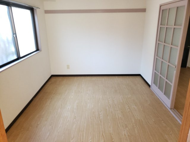 ベルレージュの洋室