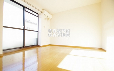 【寝室】 | メゾン・アン・ソレイユ | 開放感のある明るいお部屋