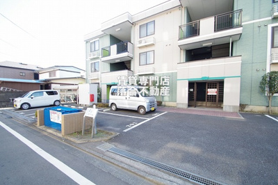 【駐車場】 | メゾン・アン・ソレイユ | 敷地内駐車場完備