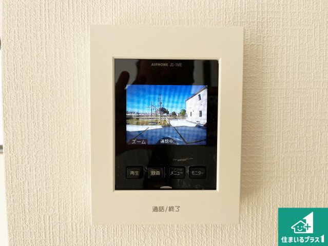 明石市二見町東二見　新築一戸建ての防犯設備|カラーモニターインターホン！声だけでなく来訪者の姿や顔がモニターで確認できるので、小さなお子様がいらっしゃるご家庭でも安心できます！