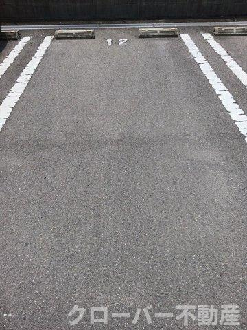 ルポゼの駐車場