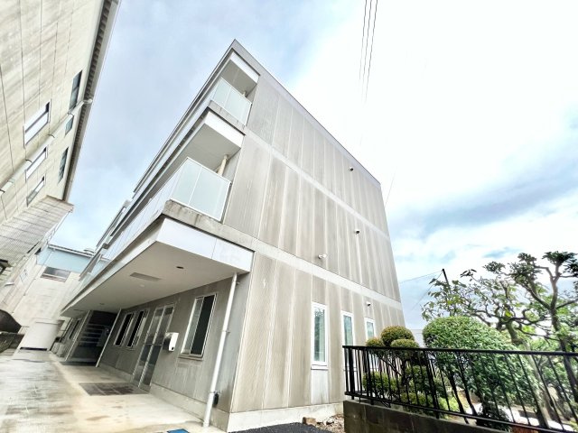 山王町マンションの外観