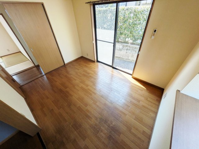 レジデンスくろかわBの居間・リビング