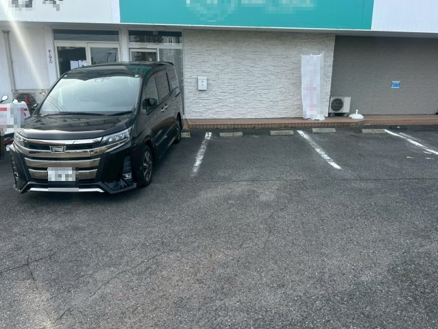 朝日町 高見ビルの駐車場