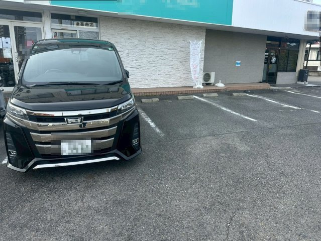 朝日町 高見ビルの駐車場